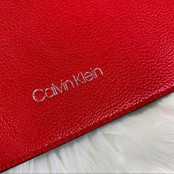 Calvin Klein Pebble Crossbody Bag - Picture 11 of 15